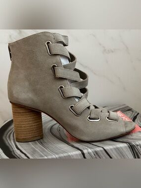 NEW Women’s 7.5 Jeffrey Campbell SALAZAR Gray Suede Booties Anthropologie NIB